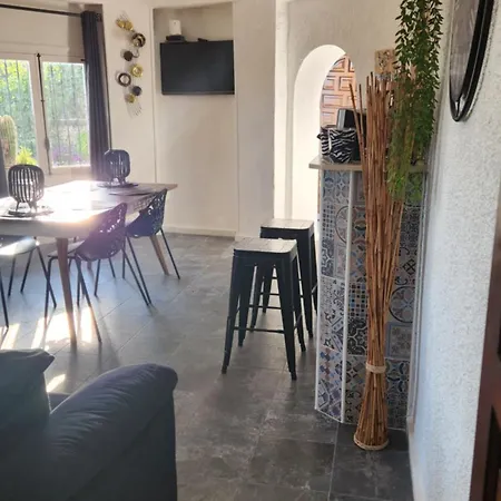 Laura Flores Apartment