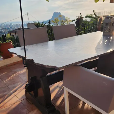 Laura Flores Apartamento Calpe