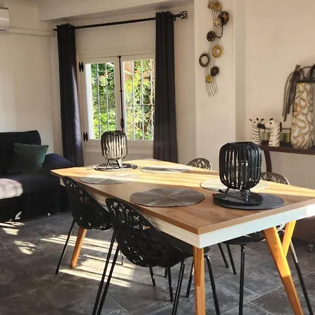 Apartamento Laura Flores *