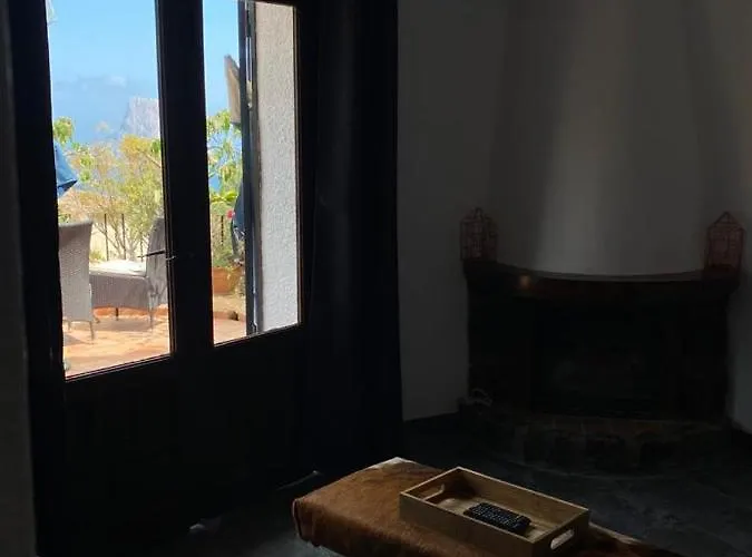 Laura Flores Кальпе