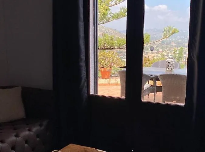 Laura Flores Apartmán *